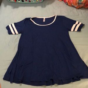 Lularoe Medium Perfect Tee